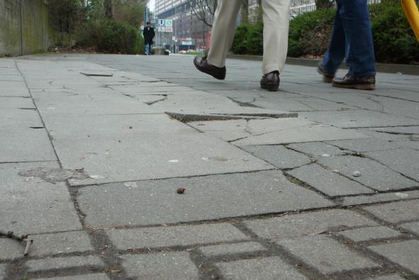 Straßenräume für ältere Fußgänger Oberflächengestaltung Sturzprävention Angst vor