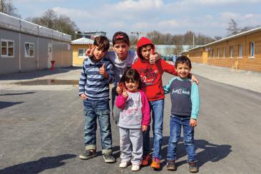 Viel Zuversicht und Freude strahlen die Kinder im Flüchtlingsdorf aus. Für das neue Jahr hat das Flüchtlingsdorf eine neue grundlegende Umbaumaßnahme erfahren.