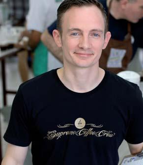Unser Eiskaffee-Spezialist Raphael Braune ist Mitbegründer der Kaffeerösterei Supremo in Unterhaching.