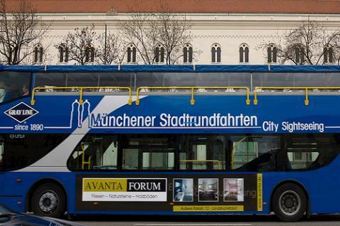 Überleben in München Stadtrundfahrten Stadtrundfahrten per Bus z.b. mit Grey Line oder Citysightseeing ab ca.