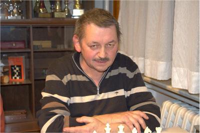 08. Dezember 2017 - Schnellschach: Zum dritten Turnier fand sich ein starkes Teilnehmerfeld, welches von Harald Matthey völlig unter Kontrolle gehalten wurde.