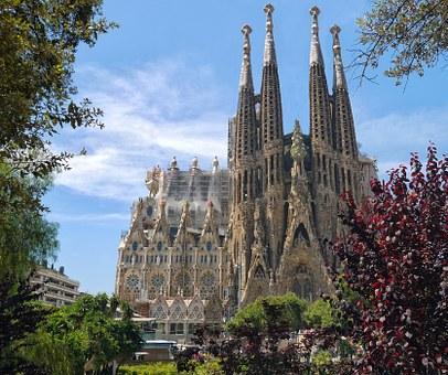 Quiz Wie lange hat es gedauert, die Sagrada Familia zu erbauen?