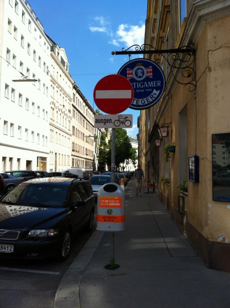 Beispiel: Untere Weißgerberstraße In der Unteren Weißgerberstraße wurde auf der gesamten Länge das Radfahren gegen die Einbahn