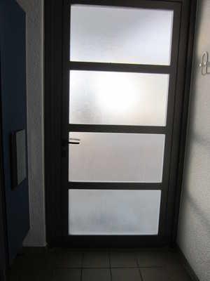 Umkleidekabine für Menschen mit Behinderung Tür zur Umkleidekabine Umkleidekabine von innen Tür Tür zur Umkleidekabine