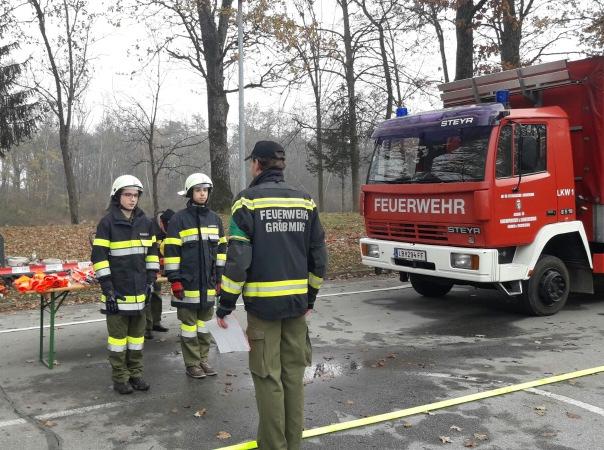 Feuerwehrjugendleistungsabzeichen Die Feuerwehrjugend kann auf ein erfolgreiches Jahr 2017 zurückschauen.
