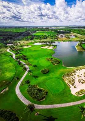 Die von Tom Fazio designte Anlage des Corales Golf Clubs (unten) hat ihren Namen von riesigen Korallenriffen, die sich an der Küste finden.