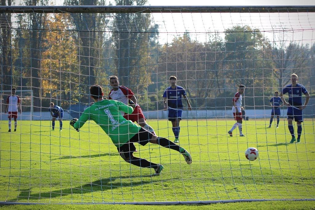 Nach vier Erfolgen am Stück Aufwärtstrend fortsetzen Liebe Fußballfreunde, zum heutigen Heimspiel gegen den FC Mecklenburg Schwerin begrüßen wir Sie sehr herzlich bei uns am Siebenendenweg.
