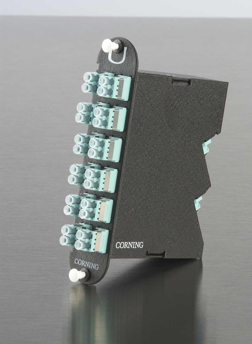 Closet Connector Housing (CCH) Module Verwendung Plug & Play Universal Systems CCH Module von Corning Cable Systems dienen dem Aufteilen der 12 fasrigen MTP Stecker, mit denen die Verbindungskabel
