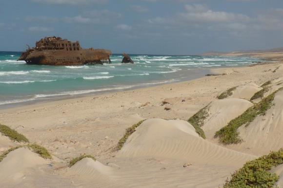 Boavista ist eine sandige, ebene Insel, die sehr stark durch die trockenheißen Saharawinde beeinflusst wird.