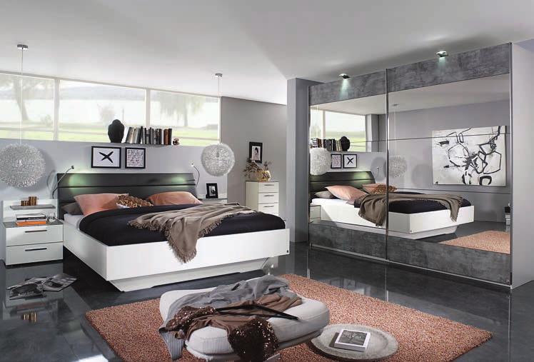 aus: Bett mit zwei Nachtkonsolen, Liegefläche ca. 180x200 cm, 6-türiger Kleiderschrank mit 2 Spiegeltüren, ca. 300x223 cm.