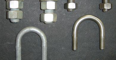 Isolatoren an Querträgern von gittermasten in Trag- und Abspannlage.