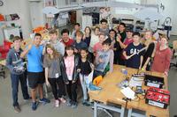 10.08.2017 Internationales Tüfteln an verrückten Maschinen STEM Summer Session: Dreitägiger Workshop mit 19 Schülerinnen und Schülern aus acht Ländern an der FH Bielefeld.