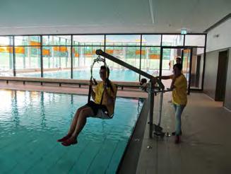 Sport-Kurse, zum Beispiel für Wasser-Gymnastik ein Becken für Kinder Das Schwimm-Bad ist