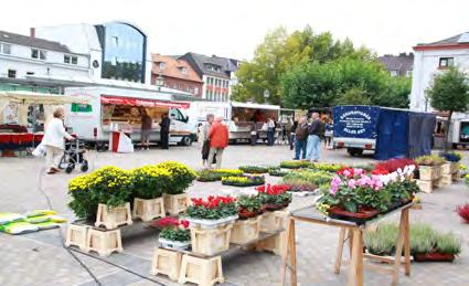 de Einkaufen auf dem Markt Der Markt-Platz von Geilenkirchen ist beim Rathaus. Jeden Dienstag und jeden Freitag ist Wochen-Markt.