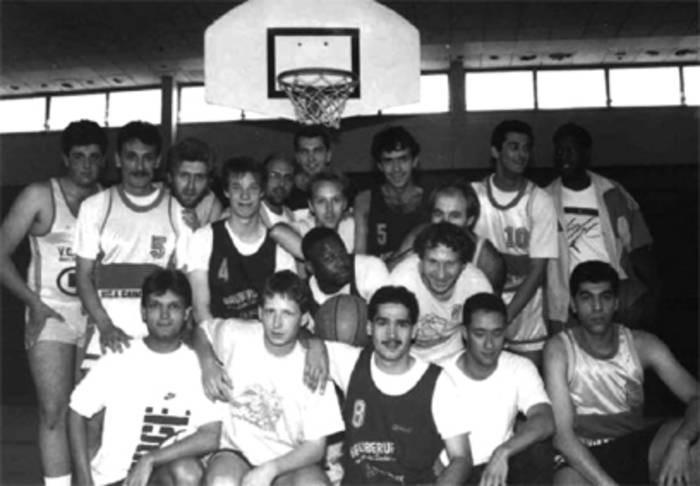 Die Geschichte 1971 Gründung der Basketballabteilung bei der Postsportgemeinschaft 05 Pforzheim.