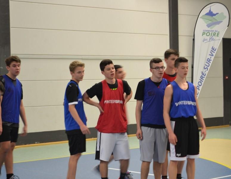 Poiré-sur-Vie zu einem internationalen Jugendbasketball-Turnier.