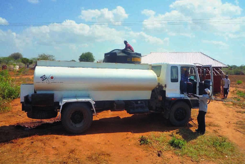 Einige Dörfer im kenianischen Tana-Delta müssen per Tankwagen mit Trinkwasser versorgt werden. Der Clean Development Mechanism Mit fast 8.