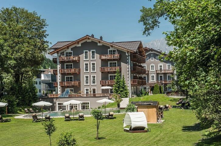 KUR/HAUSPROGRAMM ALLGEMEINE BESCHREIBUNG Mitten in Kitzbühel, nur zehn Gehminuten vom schönen Stadtzentrum entfernt liegt das Q! Resort Health & Spa.