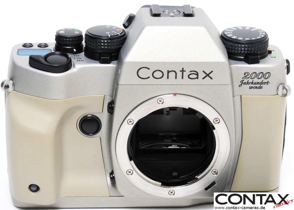 C) Die CONTAX Kameras für den Sammler: in besonderer Veredelung, z.b. vergoldet oder mit besonderen Schriftzügen versehen.