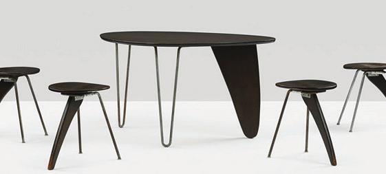 html Noguchi Rudder Tisch H Frame Tische Der von Isamu Noguchi kreierte Noguchi Rudder Tisch, eine aktualisierte Version eines archivierten Möbelstücks aus dem Jahr 1949, wirkt Skulptur Haft und