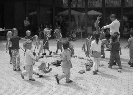 Für kleine und große Kids Gelungener Auftakt - 6 Monate Kindergarten Sankt Florian in der Messestadt! Mit dem Feuerfest feierte der katholische Kindergarten Sankt Florian am Samstag, den 23.