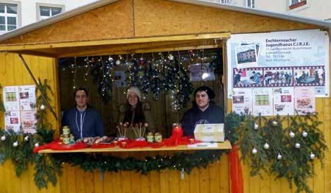 a.s.b.l und des Roten Kreuzes anwesend waren. Beim jährlich stattfindenden Weihnachtsmarkt in Echternach hatte das Jugendhaus auch im letzten Jahr wieder einen Stand aufgestellt.