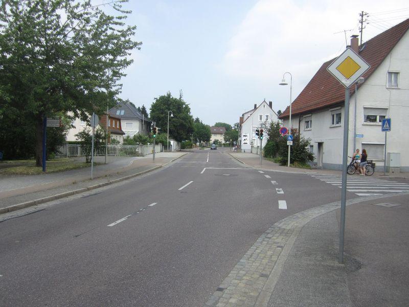 K01 Typ: Knoten Hauptstr./Talstr. Lichtsignalanlage 1 17.000 Signalisierung für Radfahrer ergänzen.