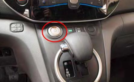 e-nv200 Typ: ME0M, 2014- Allgemeine Hinweise Bei Unfällen mit Airbag und/oder Gurtstrafferauslösung wird der Fahrzeugantrieb automatisch deaktiviert. Die Rückhaltesysteme sind weiterhin aktiv.