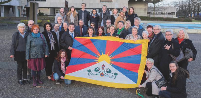 Liebe Freundinnen und Freunde Tibets, die Nachrichten aus Tibet sind weiterhin alarmierend, die den wir internationale Gremien erreichen und darauf hin- Menschenrechtssituation ist anhaltend