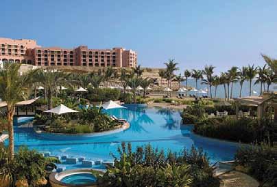 Shangri-La s Barr Al Jissah Resort Im Herbst 2005 wurde das inzwischen mehrfach preisgekrönte sechs Sterne Luxusresort Shangri-La s Barr Al Jissah in einer idyllischen Bucht südlich von Muscat, der