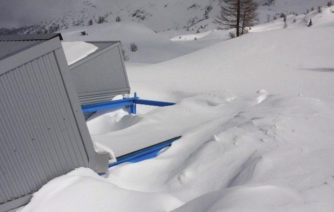 Ein paar Infos zur Sternwarte (1/2) von Remo Glaisen In diesem Winter wurde der Sternwartenbetrieb durch die Wetterbedingungen und die grossen Schneemassen, die bereits in der ersten Januarwoche