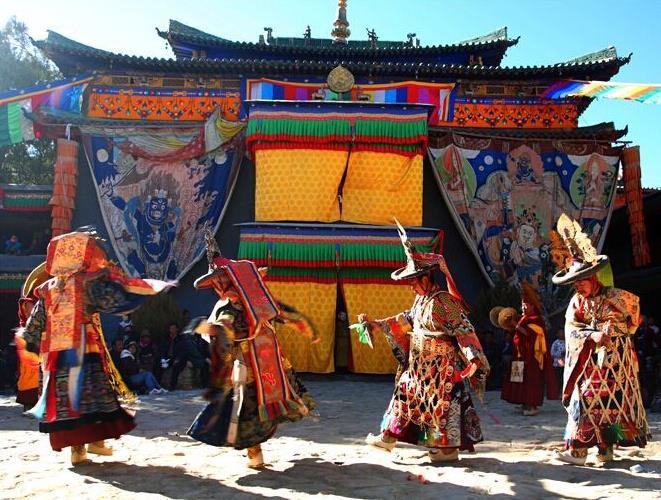 Gyantse, Shigatse, Lhasa, Chengdu Auf dem Dach der Welt 10Tage: Chengdu - Lhasa - Tsedang - Yamdrokts - Gyantse -