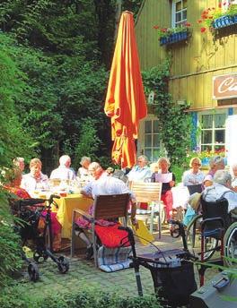 Denn das Café am nördlichen Ende von Westerland liegt tatsächlich zwischen vielen Bäumen in einem kleinen Wäldchen. Die Norddörfer Senioren lieben ihren Ausflug dorthin immer ganz besonders.