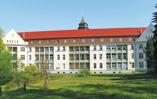 qualifizierte Facharztweiterbildungen Johanniter-Krankenhaus im Fläming Treuenbrietzen Das Johanniter-Krankenhaus im Fläming Treuenbrietzen ist ein Verbund von Fachkliniken mit 382 stationären und