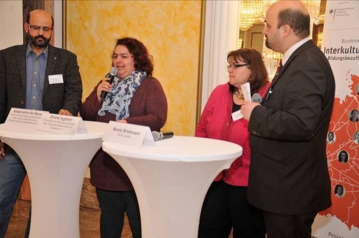 Die Nachhaltigkeit und Erfahrungen mit dem Bildungsbeauftragten-Ansatz wurde in der zweiten Tischrunde mit der Projektleiterin des Netzwerks Nachqualifizierung Gießen Lahn-Dill (2010-2013), im Rahmen