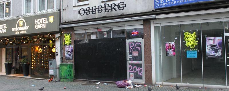 13 Bekleidungsgeschäft Oseberg Seit April 2009 existiert in der Essener Innenstadt das Bekleidungsgeschäft Oseberg.