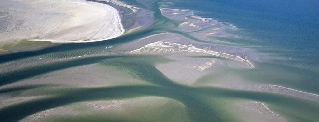 33 UNESCO Welterbe seit 2009 Wattenmeer Das Weltnaturerbe Wattenmeer erstreckt sich vom niederländischen bis zum dänischen Teil des Wattenmeeres. Es handelt sich dabei um ein Gebiet von rund 11.