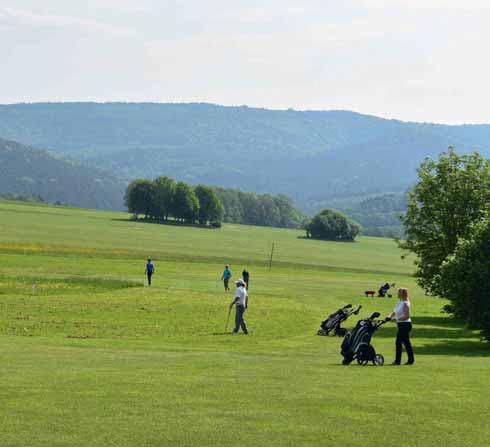 GOLF- UND LANDCLUB BUCHENHOF-HETZBACH GOLF absolute 29 Golf-Erlebnistag 30 Jahre Golf am Buchenhof in Hetzbach Im Rahmen der Feierlichkeiten wurde am 12. Mai zum Tag der offenen Tür geladen.
