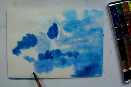 Bild 2: blaue Aquarell-Blumen Auch bei unserem zweiten Bild arbeiten wir am Anfang wieder mit Aquarellfarben.