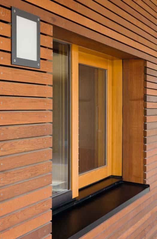 Maßhaltige Bauteile wie Fenster und Außentüren verlangen der Schlussbeschichtung neben einer hohen Diffusionsfähigkeit ganz spezifische Eigenschaften ab.