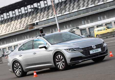 Infrastructure for vehicle communications Die DEKRA betreibt auf dem Lausitzring ein Testgelände für das automatisierte Fahren. Das Fahrerlager wird bereits zur Abbildung von Stadtszenarien genutzt.