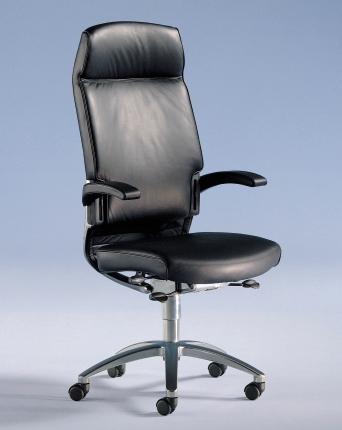 Bürodrehsessel Funktionen Synchronmechanik: Sitz und Rückenlehne bewegen sich im Verhältnis 1:3 zueinander. Permanent beweglich oder stufenlos arretierbar.