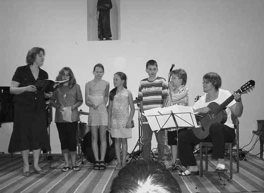 Anlässlich des Ferienpassprogramms der Gemeinde Schweidino waren etwa 35 Kinder zu Gast in den Probenräumen der Schweitenkirchener Musikanten.