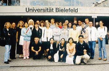 Sommerschulen/Abschlüsse Institut für Didaktik der Mathematik Eule-Computer-Kurs (BUZ) Das Institut für Didaktik der Mathematik (IDM) der Universität Bielefeld und die Deutsche Gesellschaft für das