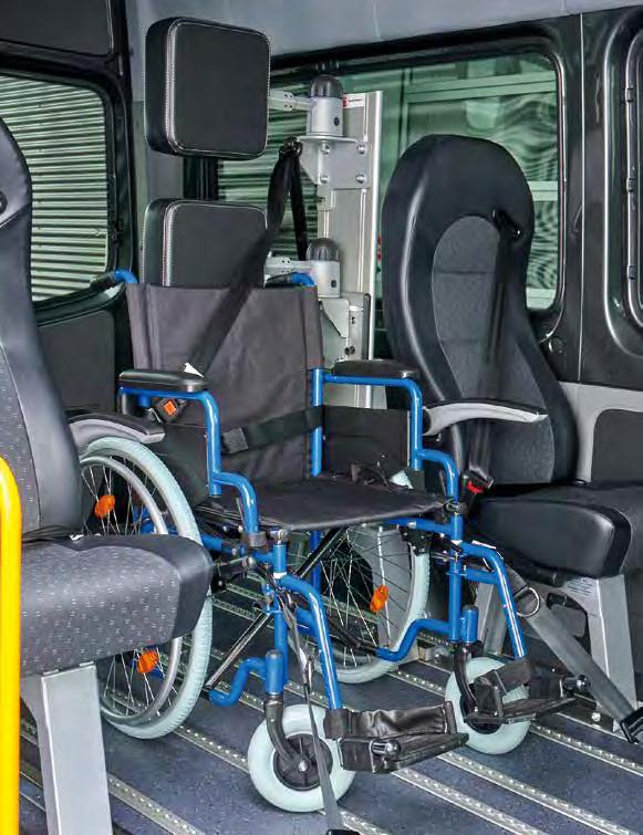 Das System erfüllt alle EU-Richtlinien; Rollstuhlplätze und normale Sitze weisen ein und dieselbe Sicherheit auf!