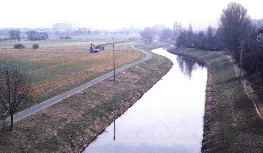 Nidda (Mainsystem, Hessen): Verbreiterung der Gewässerparzelle Foto: G.