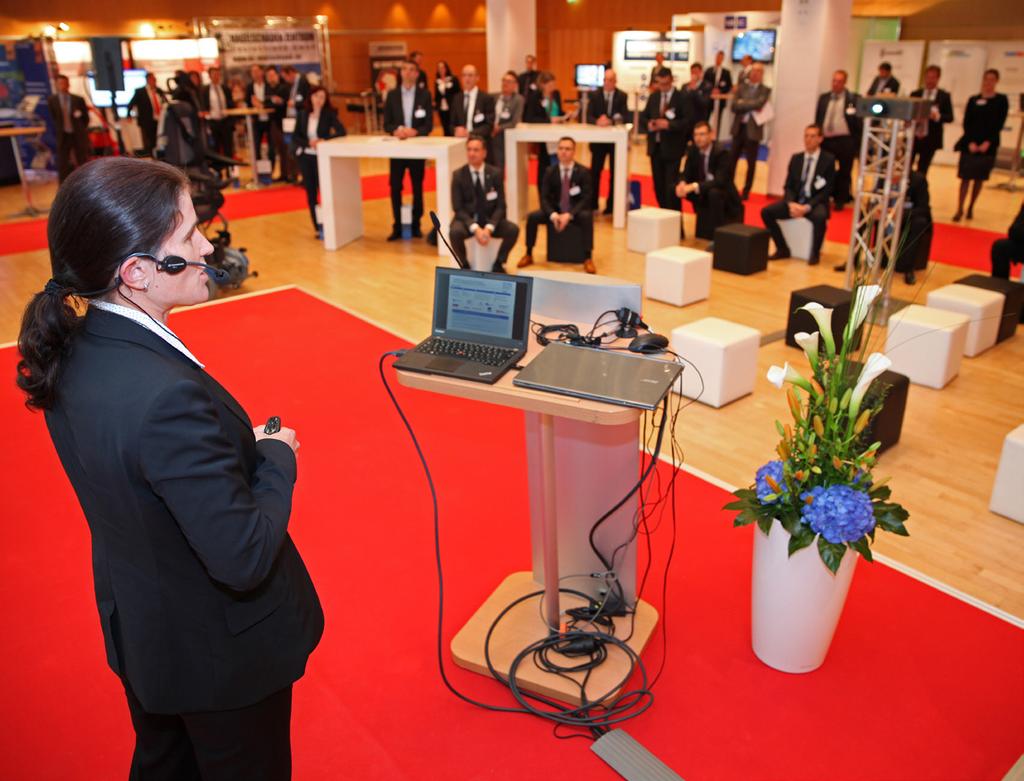 SPEAKERS` CORNER KEYNOTES Inmitten des Ausstellerbereiches auf der Ebene 0 befindet sich eine Bühne für Live-Demonstrationen sowie Unternehmens- und Produktvorstellungen.