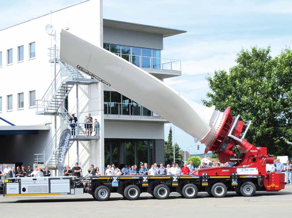 Trailer-Test Visite_Goldhofer Innovation days Selbstfahrer mit Flügelkupplung für Engstellen Ende Juni hatte Goldhofer in Memmingen mehr als 500 Gäste aus 63 Ländern zu Besuch.