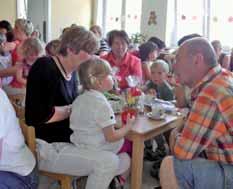 Diese traditionellen Höhepunkte sind für alle itwirkenden immer wieder schöne Erlebnisse, die fest in unseren indergartenalltag