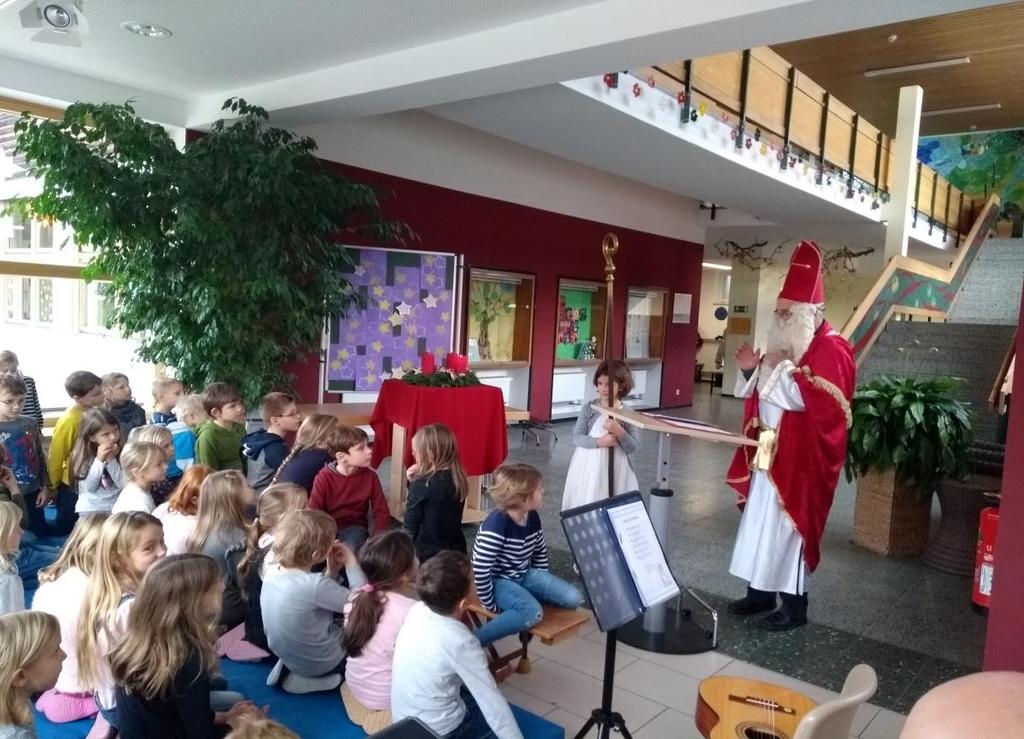GRUNDSCHULE FRAUNBERG Sei gegrüßt lieber Nikolaus Heiliger Nikolaus besucht auch die Grundschüler in Maria Thalheim und Reichenkirchen 07.